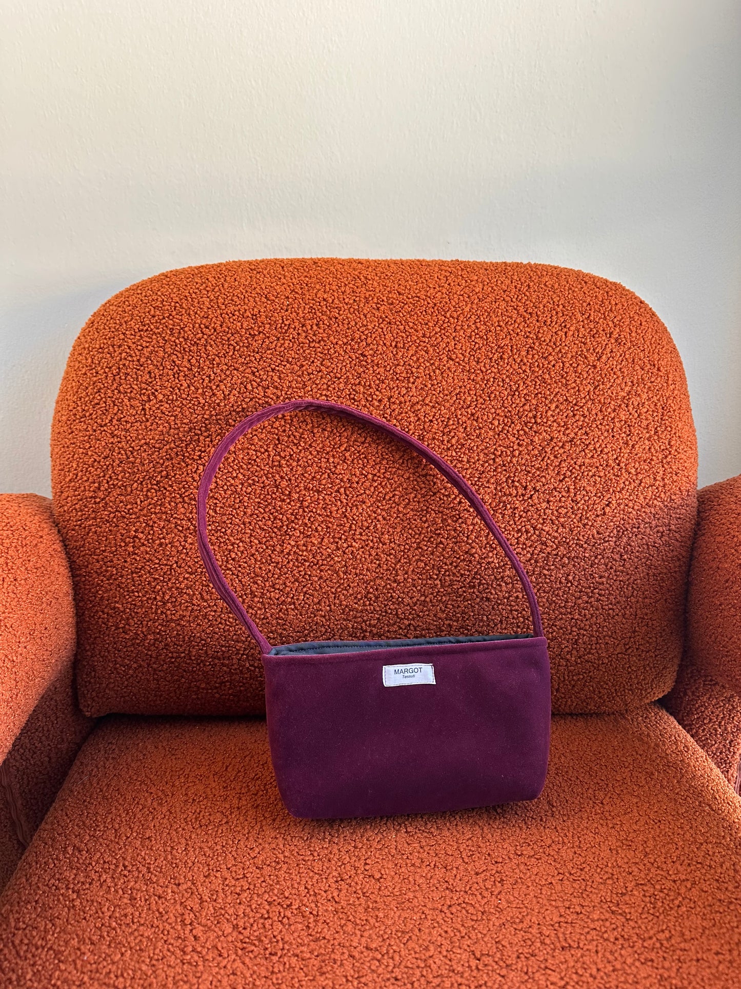 LILI TERCIOPELO BURDEOS