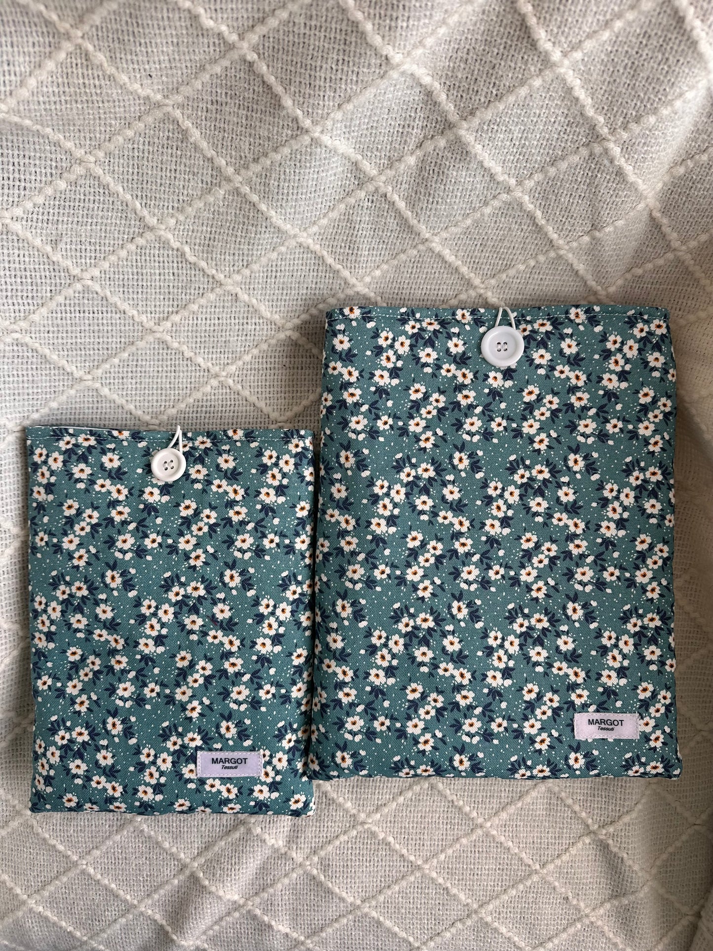 FUNDA FLORES TURQUESA